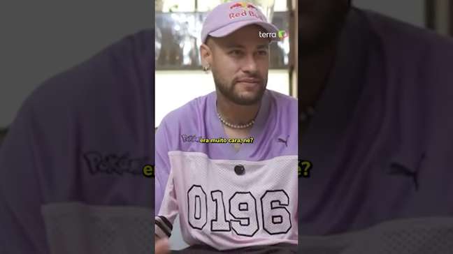 Neymar relembra Justin Bieber: 'Andando de skate na sala'