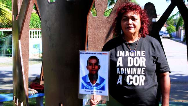 Mãe cobra justiça pelo assassinato do filho 20 anos após Crimes de Maio: 'Aquele parabéns nunca mais vou escutar'