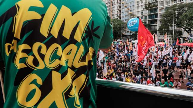 Fim da escala 6 por 1 é aprovado por 68% dos brasileiros, aponta pesquisa Genial/Quaest