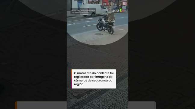 Veja momento em que van atropela filha de diplomata em calçada no Rio #shorts