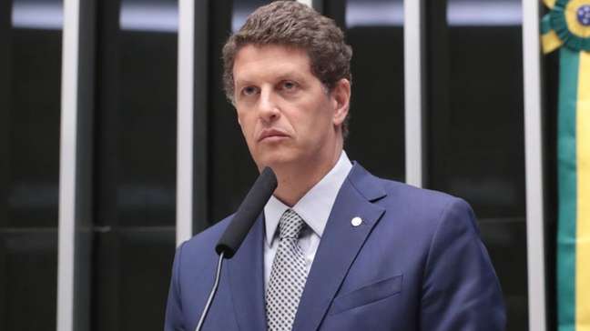 'É no mínimo imoral', diz Ricardo Salles sobre relação entre Flávio Bolsonaro e Vorcaro