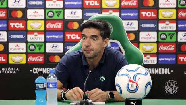 Abel Ferreira reconhece ‘jogo ruim’ e volta a citar calendário ao falar sobre derrota do Palmeiras