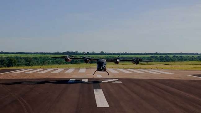 Protótipo de ‘carro voador’ da Embraer conclui nova fase de testes; assista ao voo pairado