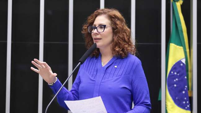 Justiça da Itália anula decisão que autorizou extradição de Carla Zambelli