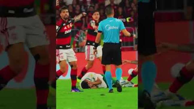 Machucou? Veja como ficou o ombro de Murilo após solada de Carrascal #shorts