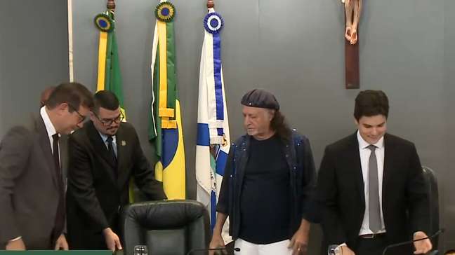 Câmara de Fortaleza toca música de Zé Ramalho durante homenagem a Alceu Valença