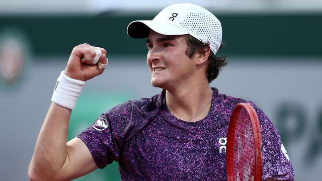 João Fonseca elimina Djokovic e faz história em Roland Garros
