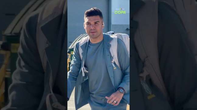 Com novo 'batismo' em avião, Seleção Brasileira desembarca nos EUA; veja #shorts