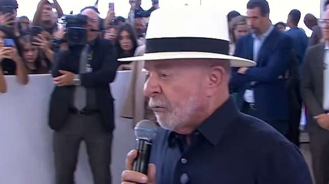 Lula diz que Flávio Bolsonaro é o responsável por proposta de novo tarifaço dos EUA: ‘Imbecil’