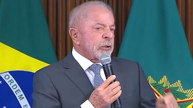 Surpreso com tarifas dos EUA, Lula promete enviar nova carta a Trump: ‘Não se concluiu nada’