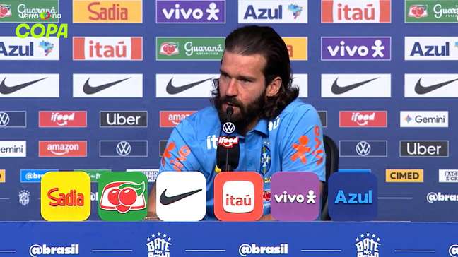 Alisson minimiza recorde por disputar terceira Copa: ‘Quero entrar no grupo dos campeões’