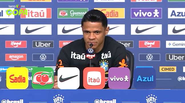 ‘Não vai existir jogo fácil’, diz Douglas Santos em coletiva antes de Brasil x Haiti