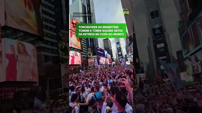 Torcedores da Argentina tomam a Times Square antes da estreia na Copa do Mundo #shorts