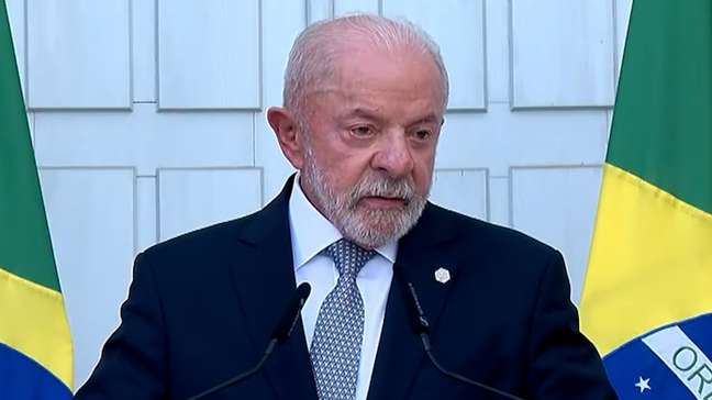 'Não se meta nas eleições do Brasil', diz Lula em resposta a Trump