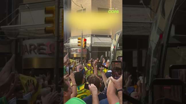 Torcida recepciona a Seleção Brasileira com festa na Filadélfia #shorts