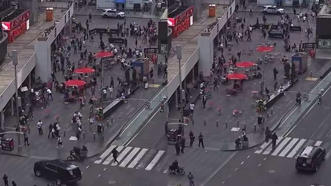 Tiros causam correria na Times Square, em Nova York, e suspeito é preso; veja