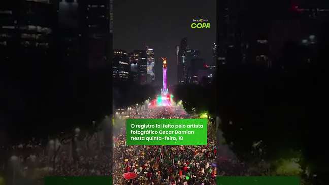 Mexicanos tomam avenida em comemoração à vitória sobre a Coreia do Sul #shorts