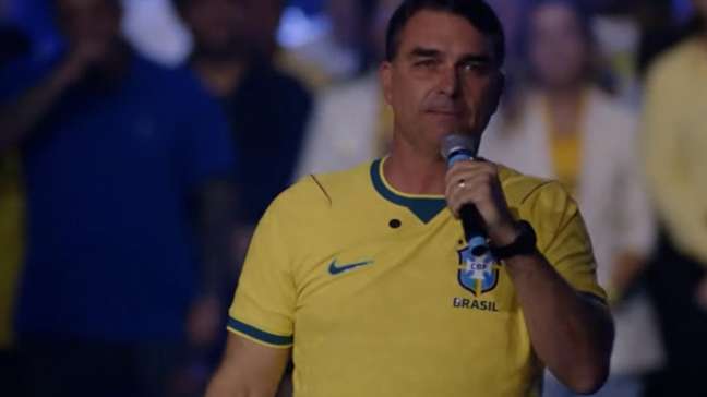 Flávio diz que é candidato a presidente porque 'missão foi dada'