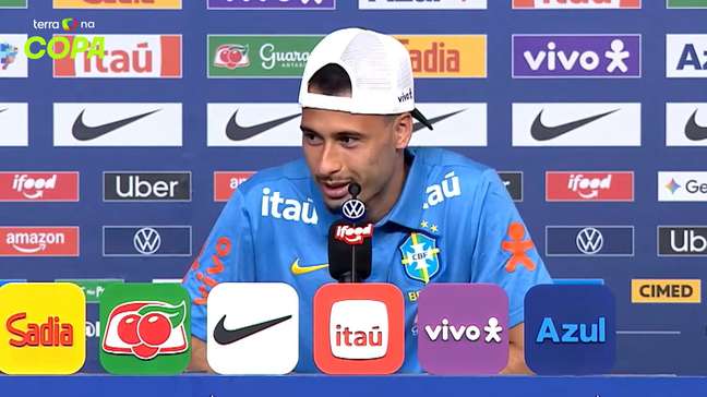 Martinelli 'gasta' inglês ao responder jornalista estrangeiro sobre ex-companheiro de Arsenal