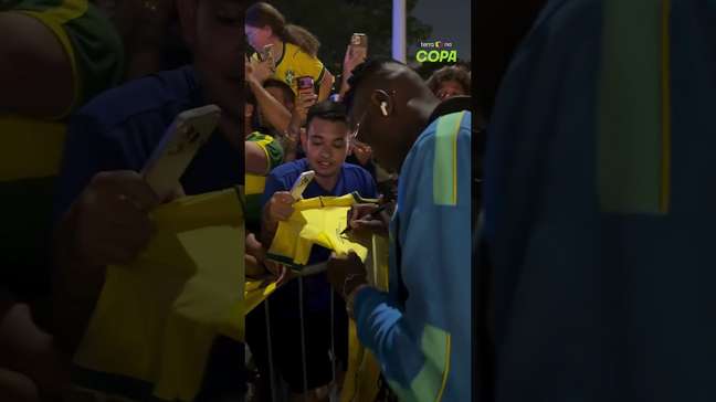 Vini Jr, Neymar: brasileiros em Miami se aglomeram por fotos e autógrafos dos jogadores da Seleção