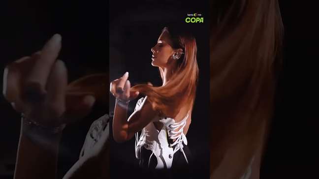 Bruna Biancardi surge com look feito de chuteiras para jogo do Brasil na Copa #shorts