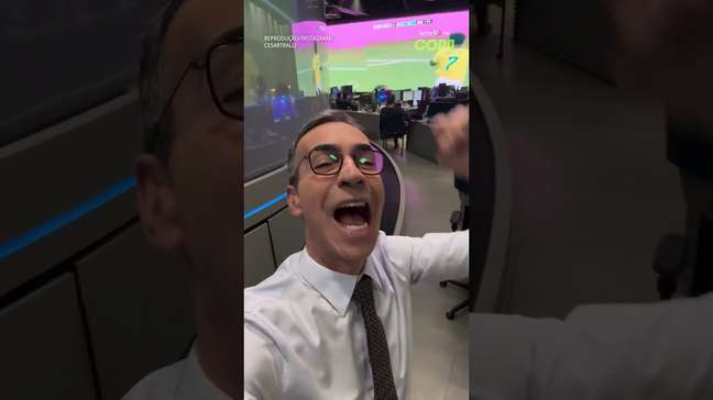 Tralli mostra primeiro gol de Vini Jr. contra a Escócia nos bastidores do 'Jornal Nacional' #shorts