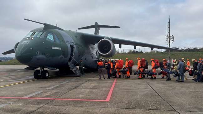 Avião da FAB decola de São Paulo com 12 toneladas de suprimentos em ajuda humanitária à Venezuela