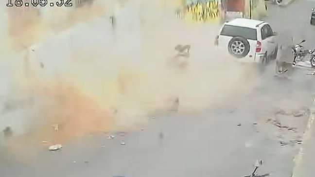 Vídeo mostra correria e destruição após terremotos na Venezuela