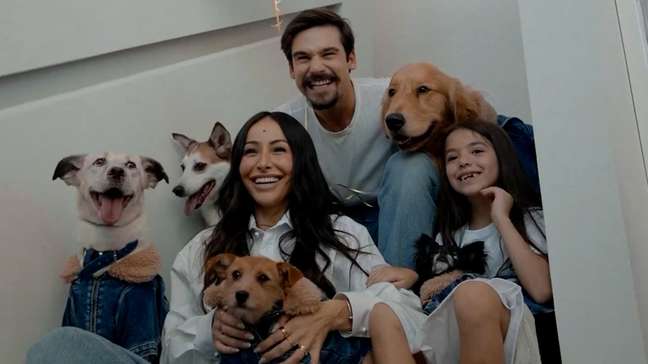 Sabrina Sato e Nicolas Prattes fazem chá revelação do bebê que estão esperando; veja