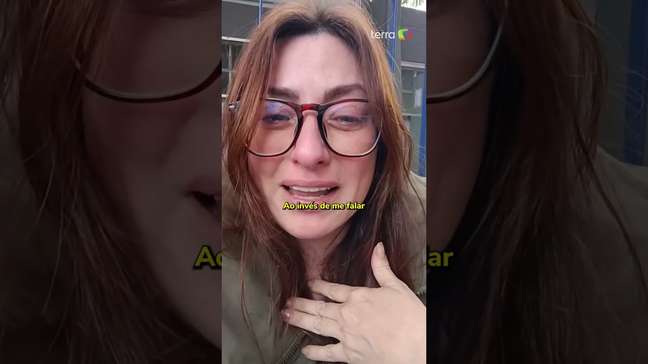 Professora denuncia que aluno colocou vidro em seu copo de água durante aula #shorts