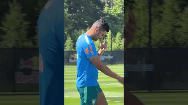 Casemiro é flagrado reclamando do 'calor' em treino da Seleção com sensação térmica de 42ºC nos EUA