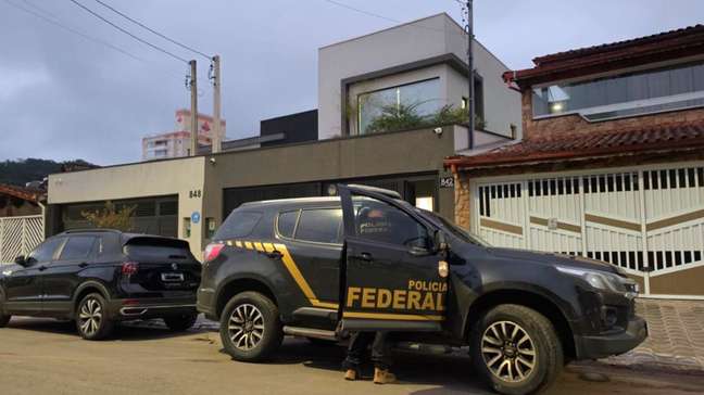 Brasileiros sancionados pelos EUA por suspeita de ligação com o PCC são alvo da PF