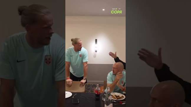 Goleiro da Noruega é parabenizado por presidente da federação e companheiros após parar o Brasil