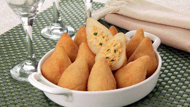 Aprenda a fazer coxinha na Airfryer com massa sequinha e deliciosa
