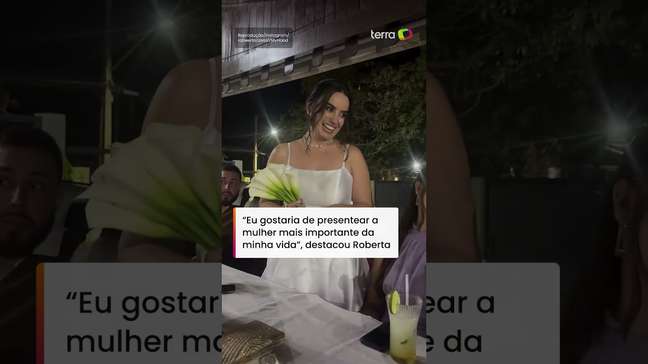 Noiva 'quebra' tradição e emociona ao presentear a mãe com buquê: "Símbolo do meu amor" #shorts