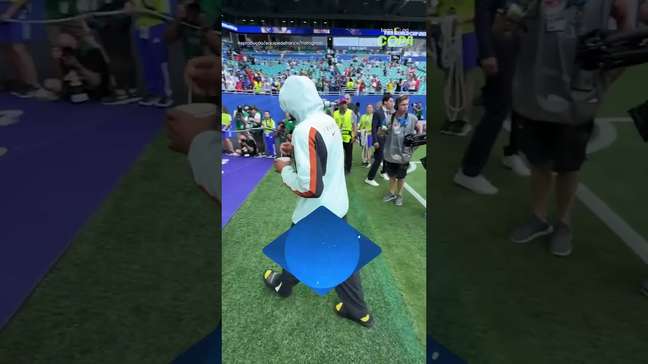 Esse foi o 'reconhecimento do gramado' de Olise antes de perder três gols na derrota da França