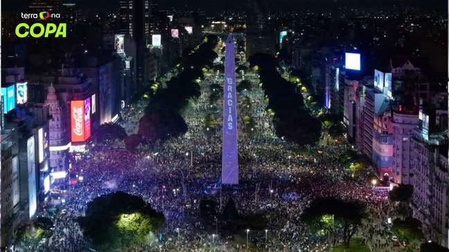 ‘Obrigado, Argentina’: Obelisco é iluminado com mensagem de agradecimento após derrota para Espanha