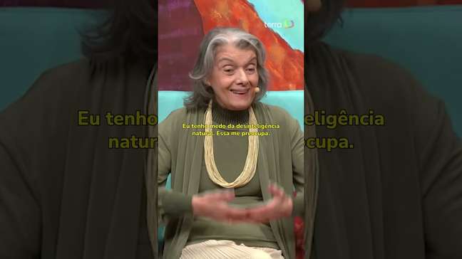 Cármen Lúcia é confundida com ela mesma ao sair de supermercado #shorts