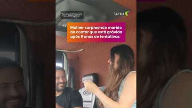 Mulher surpreende marido ao contar que está grávida após 9 anos de tentativas #shorts