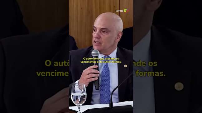 Moraes elogia Pix Pensão: 'Quase dois mil homens preferem ficar presos do que pagar pensão' #shorts