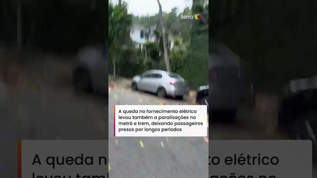 Vendaval que atingiu o RJ deixa duas pessoas mortas e causa queda de caixa d'água em prédio #shorts
