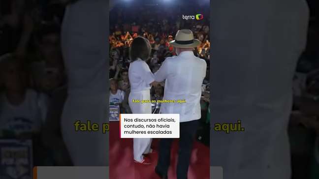 Lula faz autocrítica por não ter mulher no palco e dá microfone à Janja #shorts