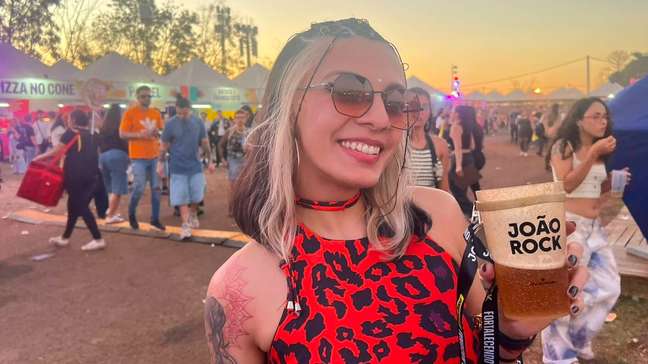 Fã revela estratégia para pegar grade em show: ‘Usei fralda’