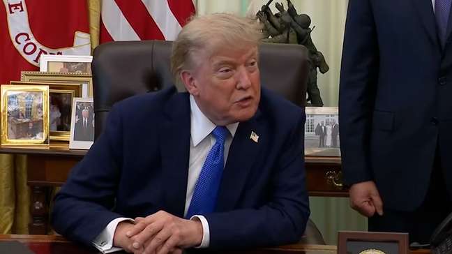 Trump assina ordem para negar cidadania em caso de 'turismo de nascimento'
