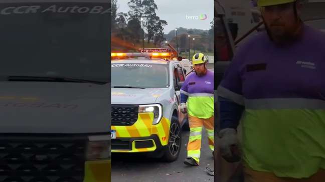 Acidente com cinco veículos deixa dois mortos e cinco feridos na Rodovia Anhanguera em SP #shorts