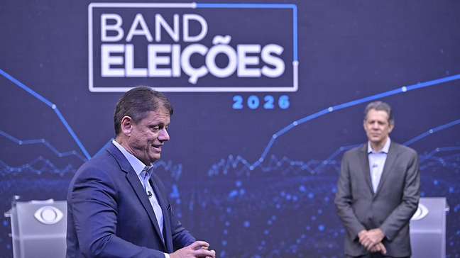 Tarcísio diz em debate para Haddad ‘esquecer Bolsonaro’ e se declara ao ex-presidente: 'Gratidão'