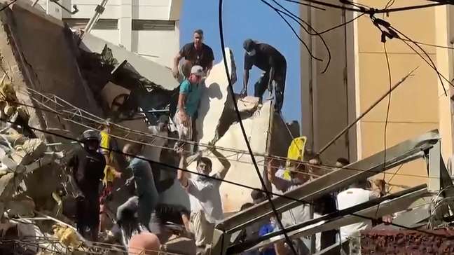 Vídeos mostram rastro de destruição causado por terremoto na Colômbia