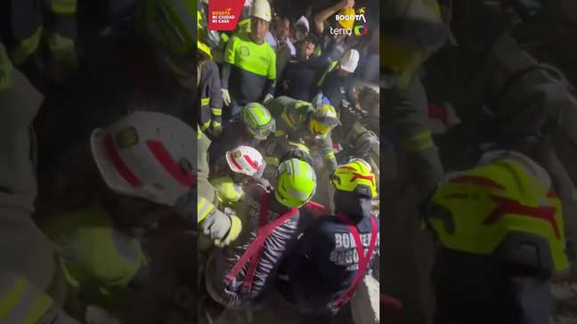 Mulher é resgatada de escombros mais de 35 horas após terremoto na Colômbia #shorts