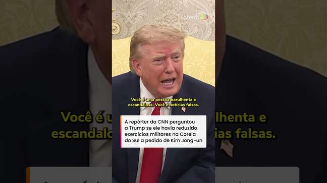 Trump manda jornalista ficar 'quieta' e a chama de 'repórter fake' durante coletiva #shorts