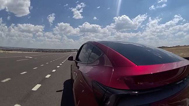 Motorista de Tesla culpa carro por excesso de velocidade: 'Eu não estava dirigindo'